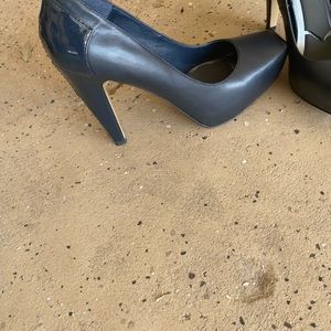 Like new slightly worn 9 1/2 in box